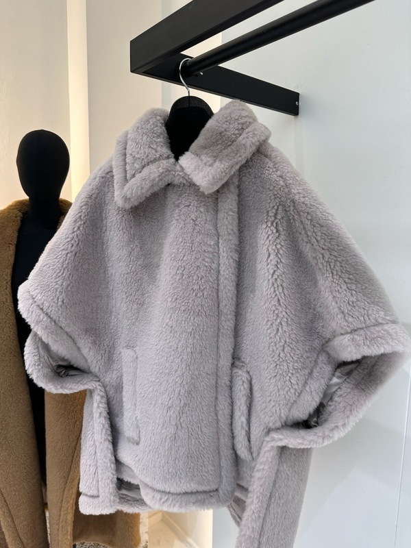 M家秋冬新款泰迪熊斗篷外套保暖时尚款百搭显瘦Teddy马甲女士皮草|undefined