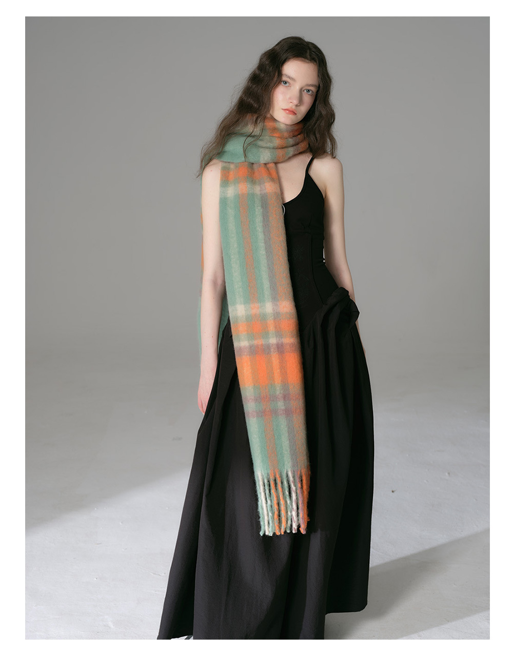 Designer-Wollschal mit kariertem Fransenmuster für Damen, Herbst/Winter, warmes, weiches Ambiente, Schal-Lätzchen_voghion.com