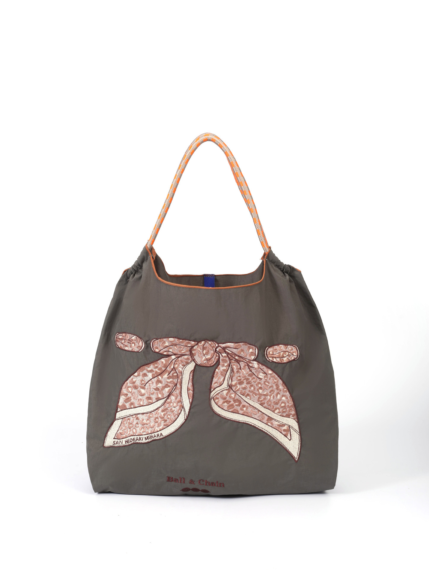 다크 그레이 레오파드 프린트 리본