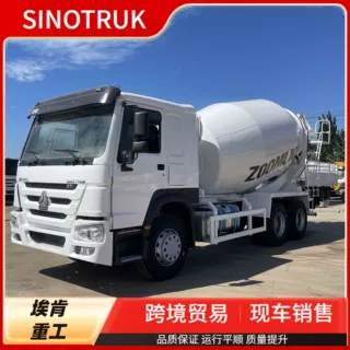跨境供应重汽豪沃搅拌罐大型建筑工地用水泥储存罐智能大容量压浆