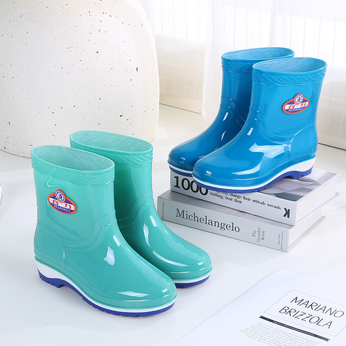 New Women's Sliding Waterproof Rain Boots for Adults, Short Knee Kitchen Wear Resistant Rubber Shoes, Spring and Autumn Waterproof Shoes