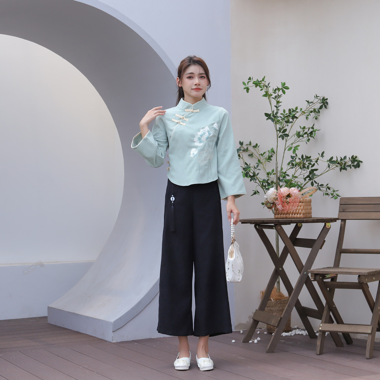 Autumn and Winter New plus size Women's Retro New Chinese Ethnic Style Tang Dress Improved Cheongsam Embroidered Wide Leg Pants suit