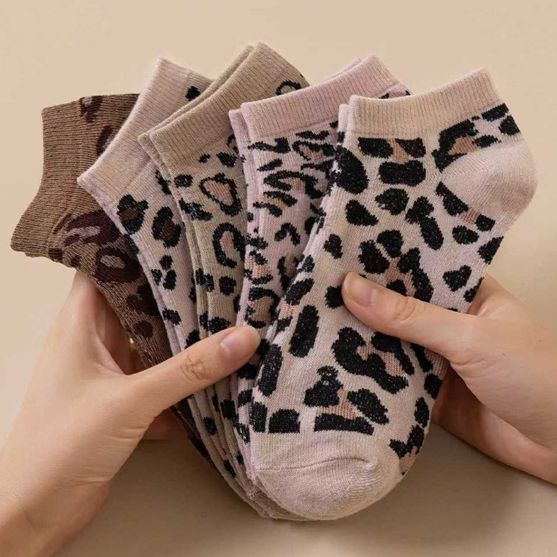 Nuevo estilo coreano retrógrado leopardo calcetines de verano para mujeres respirables calcetines casuales delgadas al por mayor