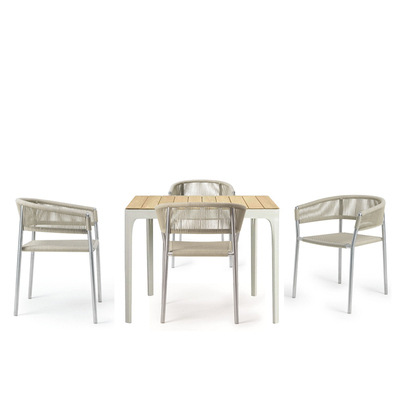 Una mesa y cuatro sillas (aleación de aluminio)