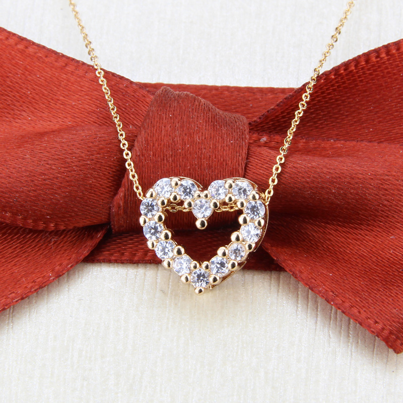 Copper Material Small Heart-shaped Pendant Necklace