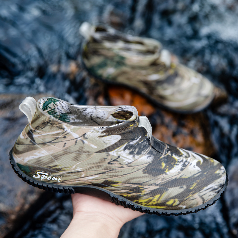 Zapatos de caucho impermeables de barril corto transfronterizos de moda camuflado camuflado botas de lluvia al aire libre arroyo frente al mar zapatos de agua zapatos de lluvia antideslizantes
