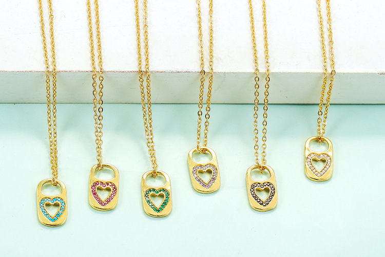 Retro Hollow Lock Heart Micro-inlaid Zircon Copper Necklace Wholesale Nihaojewelry display picture 2