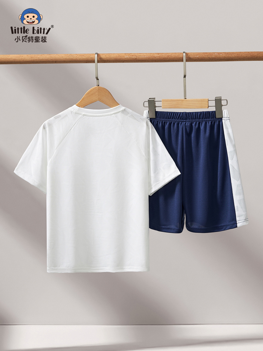 Verano de 2025 nuevos pantalones cortos de mangas cortas para niños, ropa deportiva para niños, ropa de secado rápido para niños, ropa de secado rápido