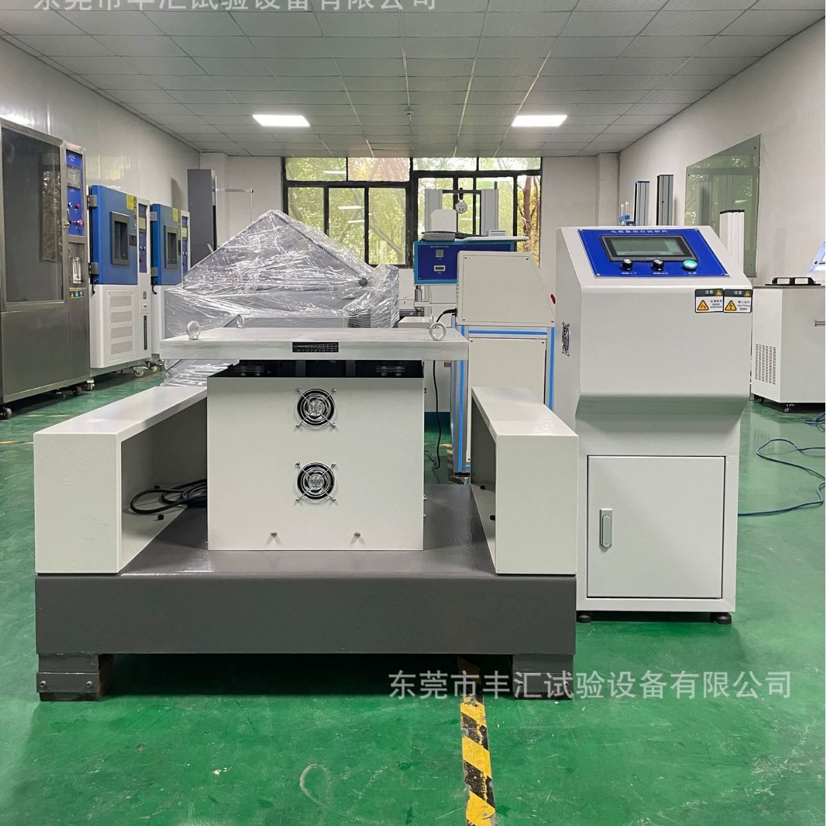 Электромагнитная вибрационная станция Частотная трехосная электромагнитная вибрационная станция Вертикальная горизонтальная электромагнитная вибрационная испытательная станция Вибрационная испытательная машина