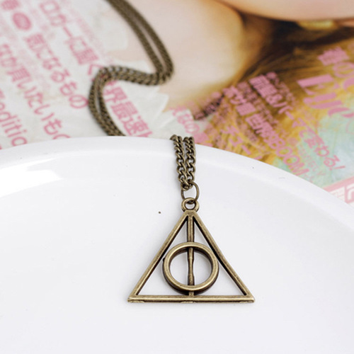 European and American jewelry Harry Potter necklace Luna Deathly Hallows triangle pendant retro necklace sweater chain wholesale