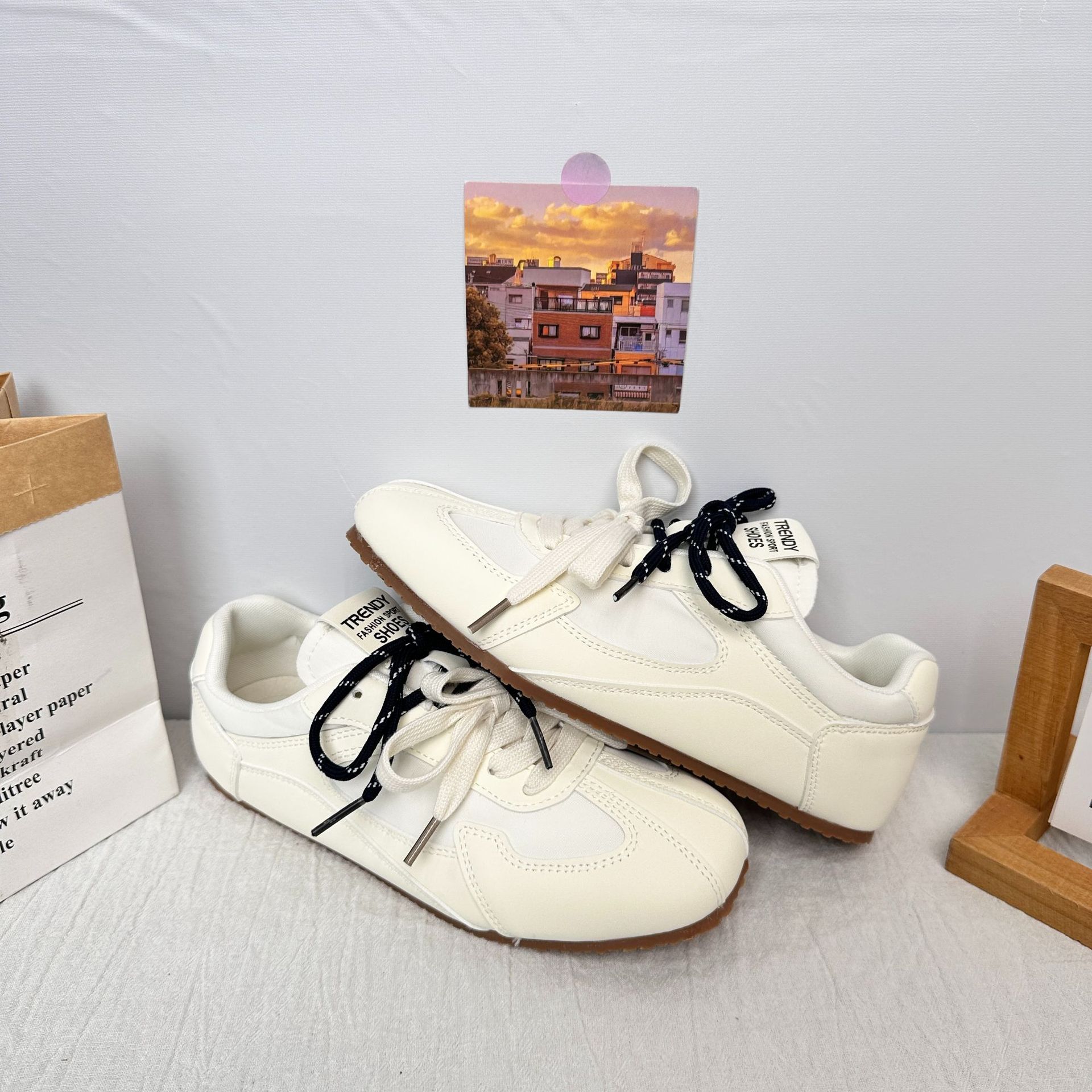 A9901 plantillas de látex/zapatos de deporte ligeros zapatos de mujer 2025 nuevos zapatos blancos planos zapatos de entrenamiento alemán retro zapatos Forrest Gump image 9