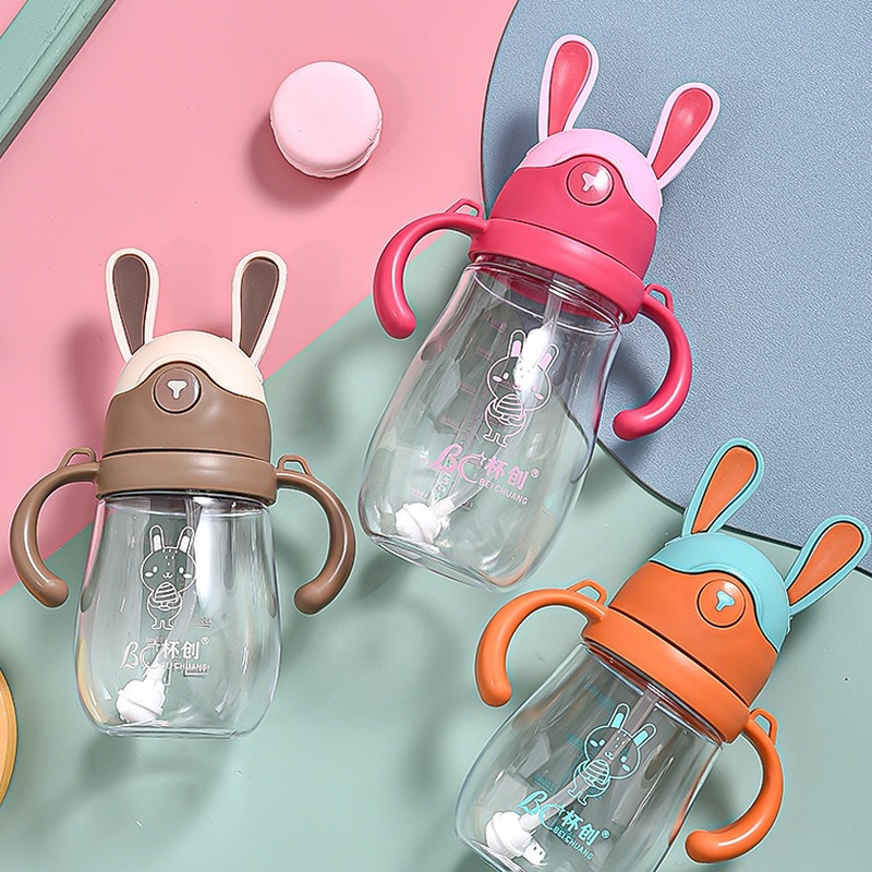 Taza de conejo de paja taza de agua para niños con mango taza de plástico para bebés portátil para salir hervidor de jardín de infantes