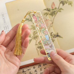 中国風の金属のしおりの創意的なしおりの個性的な彫刻の透かし彫りの精巧な古風のしおりは先生の記念品を送ります。