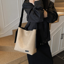 跨境厂家直销高颜值时尚新款挂耳托特包挂耳水桶包通勤包单肩包