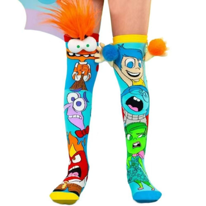 Ventas transfronterizas calientes de calcetines de dibujos animados de tendencia de calcetines populares de estilo popular de Amazon al por mayor