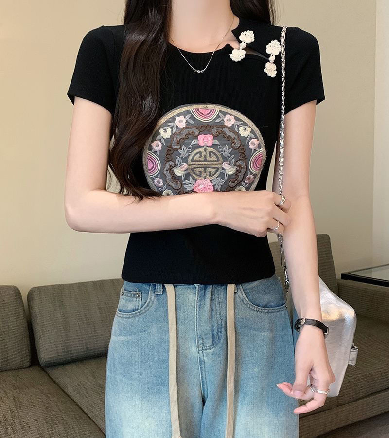 Nova kitajska majica s kratkimi rokavi in ​​vezenino qipao za ženske poleti 2024, nov sladko-začinjen dekliški oprijet kroj in_voghion.com