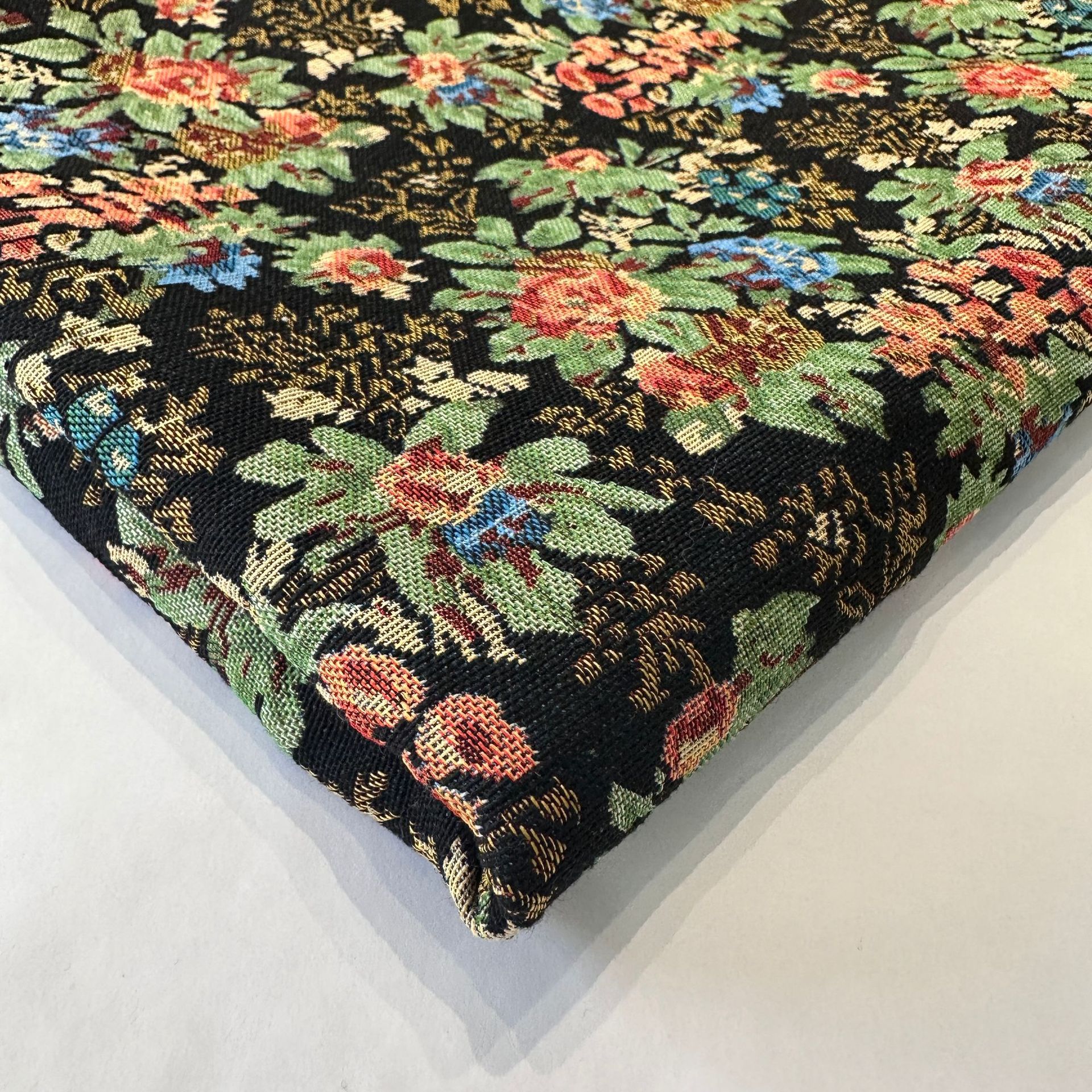Nuevo estilo retro tela jacquard de alta precisión DIY mesa de mesa bandeja envuelta pecho zapatos superiores bolsa falda ropa de mujer