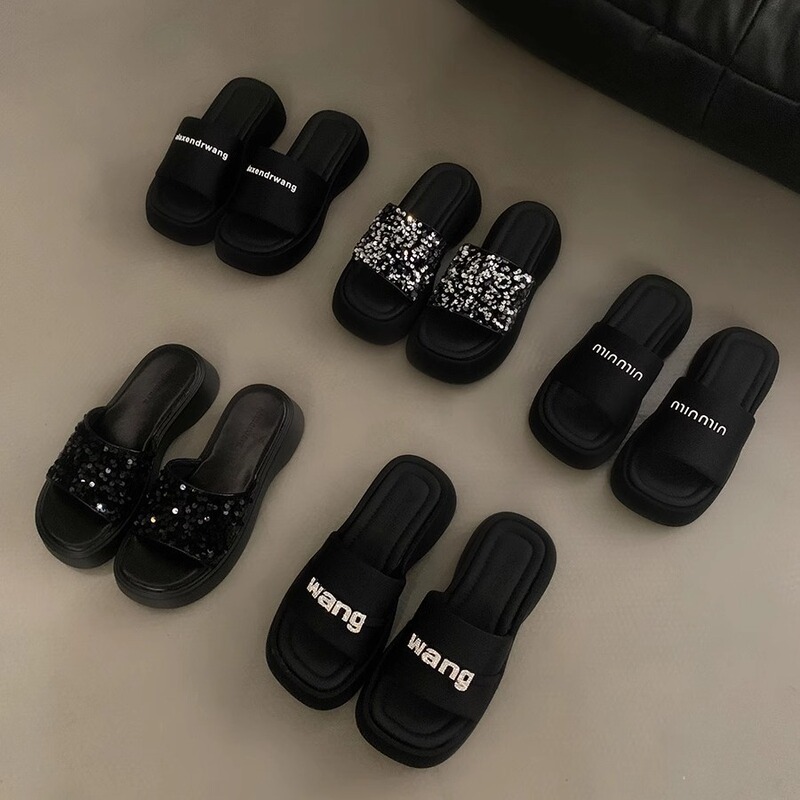 Black Sequined Platform Thick-Soled Flip-Flops for Women, 2026 New Summer Beach Vacation Sandals