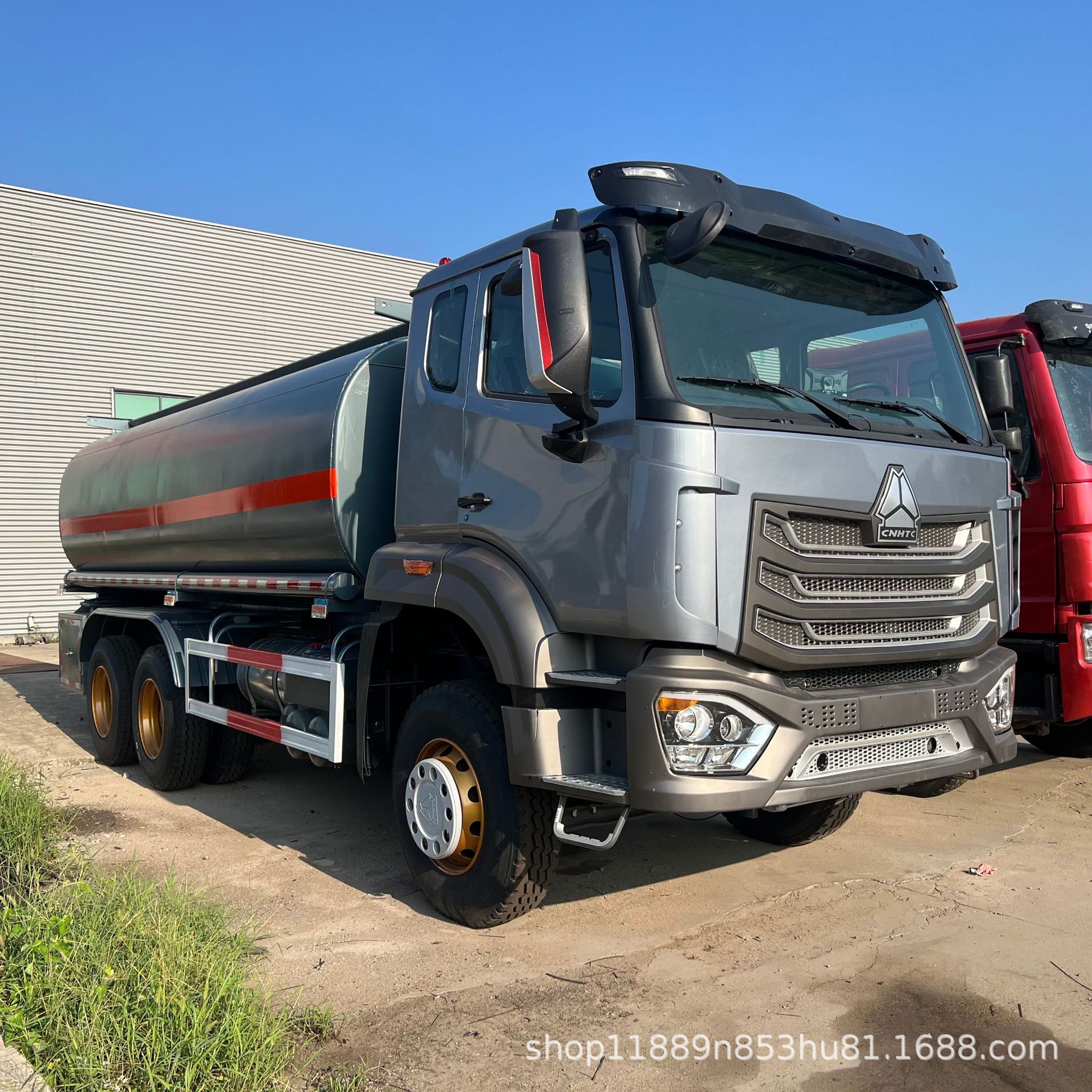 出口非洲豪沃车国二国三371马力二手重汽HOWO豪瀚6x4后8轮油罐车