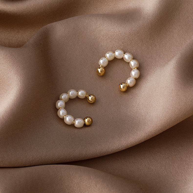 Pearl C-shaped Non-pierced Ear Clip display picture 4