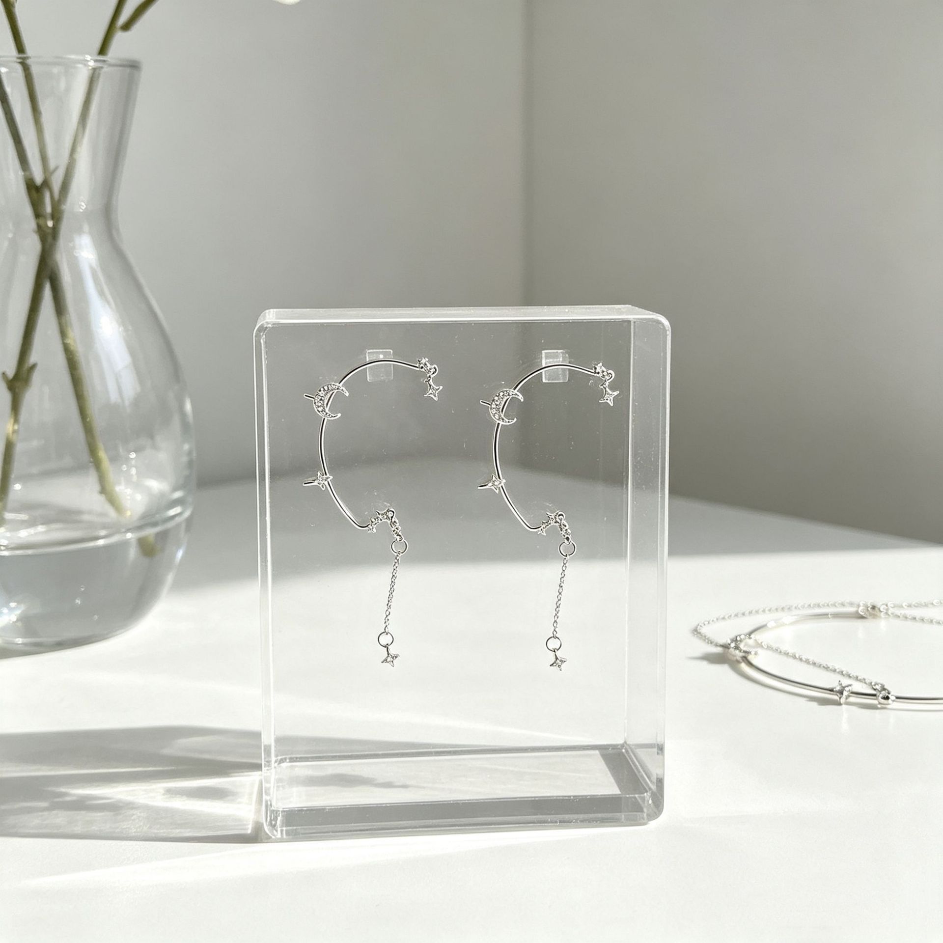 European and American Cross-Border Minimalist Style Metal Irregular Moon and Star Ear Cuffs for Women, Unique and Unique Forest-Style Earrings