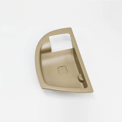 826112B000 is suitable for the interior door handle panel of Hyundai Santa Fe 2007-2012