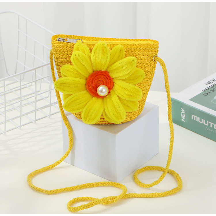 67g Weight Weave Fashion Element Zipper Closure Type Single Shoulder Strap Strap Type Straw Bag Bags Type Casual, Holiday Occasion Straw Material Flower Pattern Spring&Summer Season Kid'S Gender Cute Style Round, Bucket Shape Kid'S Straw Flower Cute Weave Round Bucket Zipper Straw Bag 2