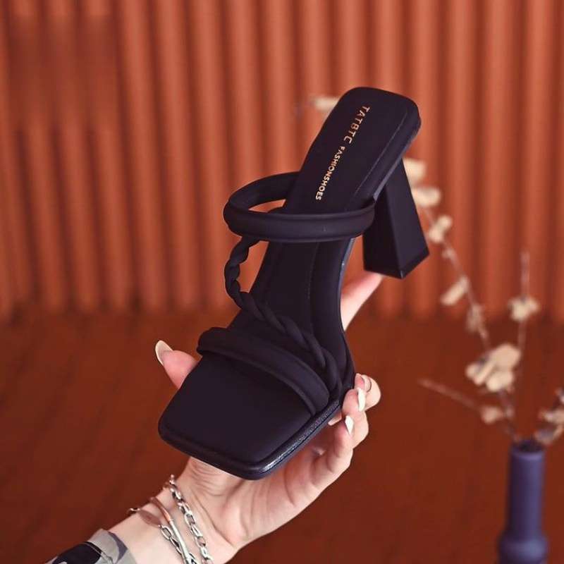 Zapatillas de moda de tacón grueso de 9cm para mujer 2025 verano nuevo estilo sandalias de tacón alto con punta abierta