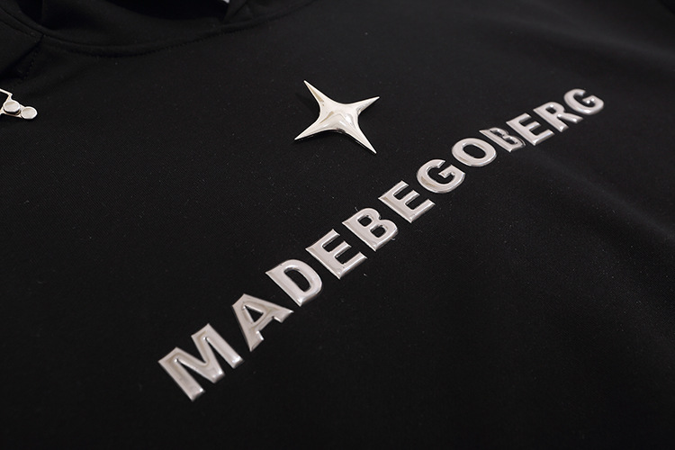 Maglione con cappuccio decorativo in metallo di alta qualità, stile maschile, da uomo e da donna, casual, largo e pigro_voghion.com