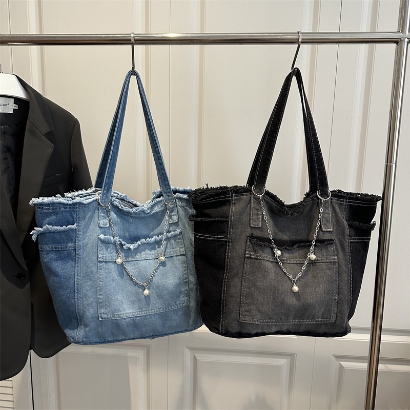 2026 Spring New Style Single-Shoulder Commuter Casual Bag, Stylish Large-Capacity Shoulder Bag, Practical and Versatile Tote Bag