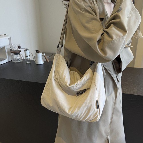 Ladies' Leisure Bags 2025 New Lightweight Versatile Travel Tote Single Shoulder Bag Large Capacity School Commute Crossbody Bag