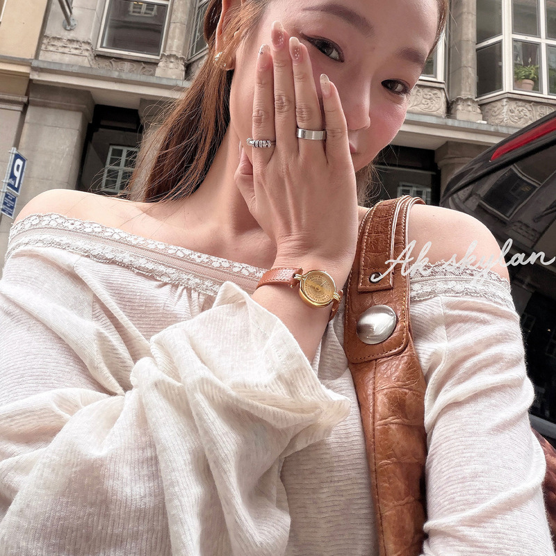 AKskylan Korean-style gentle one-shoulder lace spliced Tencel wool knit top for women, off-shoulder long-sleeve blouse AKskylan Korean-style gentle one-shoulder lace spliced Tencel wool knit top for women, off-shoulder long-sleeve blouse