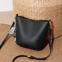 �羳���NŮ���߼����p��б��ˮͰ��С�������bags���Ƥ�߆μ��