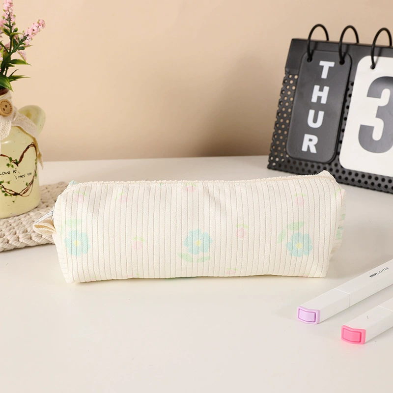 Косметичка/пенал маленький, cute fresh с цветочным принтом, лёгкий 73 г