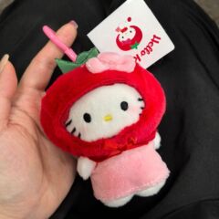 日系かわいい野菜トマトKitty猫バッグストラップ人形キャディーkt猫カバン掛けキーホルダー