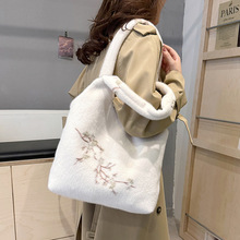 高级感新中式国风腋下包女秋冬时尚休闲手提毛毛包外出百搭单肩包