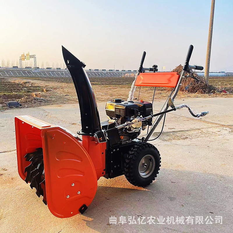 畅销东北手推汽油拋雪机公园物业道路清雪机60厘米厚度积雪清扫机