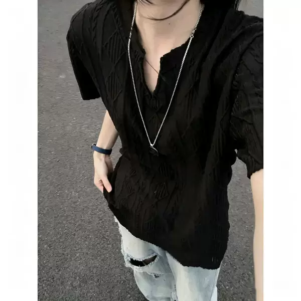 Summer lightweight hollow-out textured V-neck short-sleeve men's T-shirt, pure desire style, cool and stylish, with a loose and breathable drape