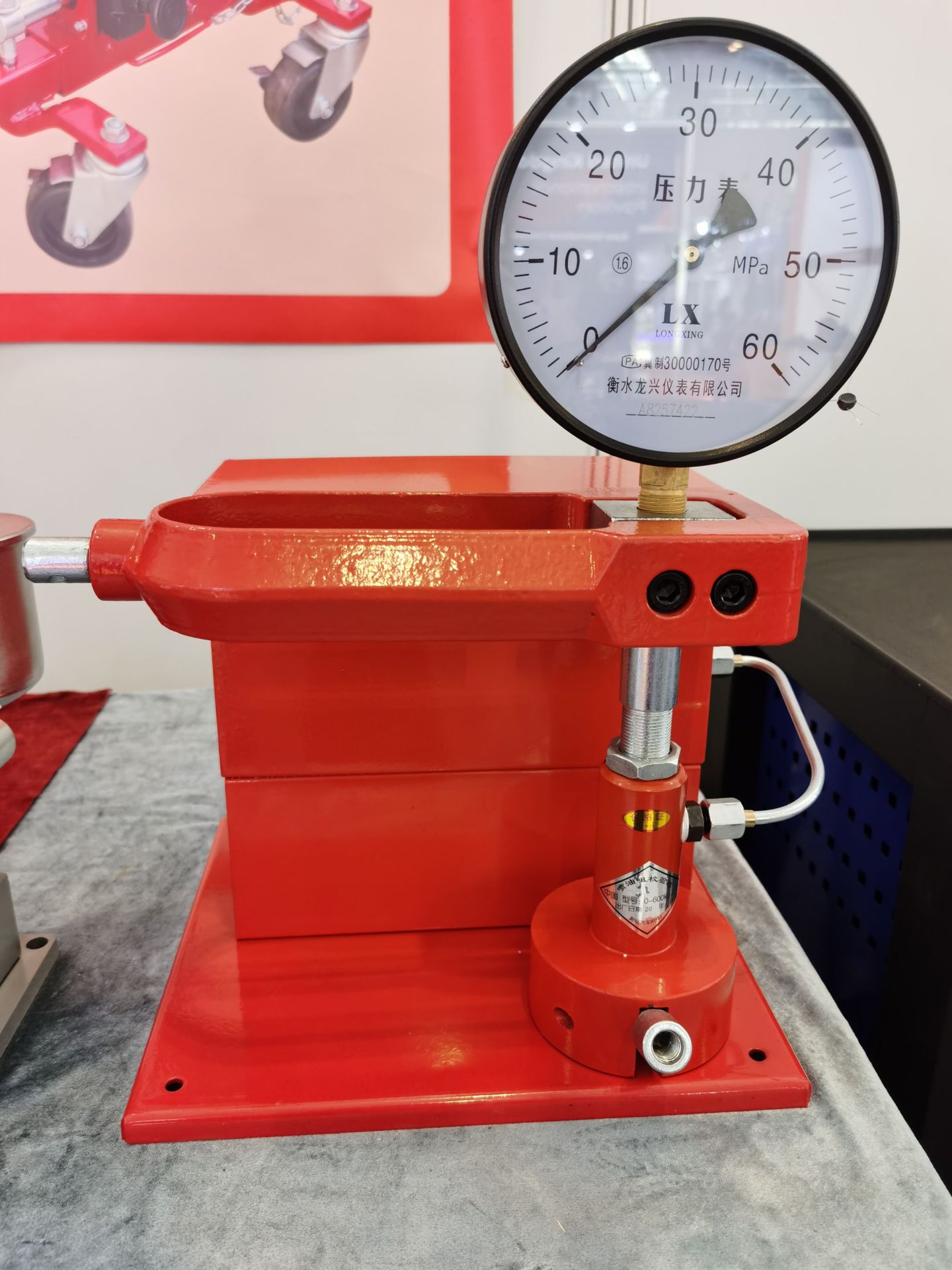 Automotive and tractor diesel injector calibrator, injector testing tool, hand-operated injector pressure tester