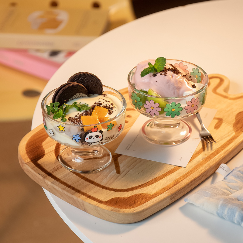 かわいい子犬ガラスデザートアフタヌーンティー夏アイスクリーム冷たいドリンクアイスクリーム背の高いボウルプディングヨーグルトカップ|undefined