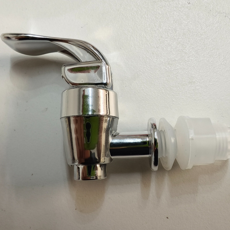 Direct supply of plastic faucets for wine bottles, wine cans, beverage bottles, and cold water bottles. Wholesale of silver accessories undefined