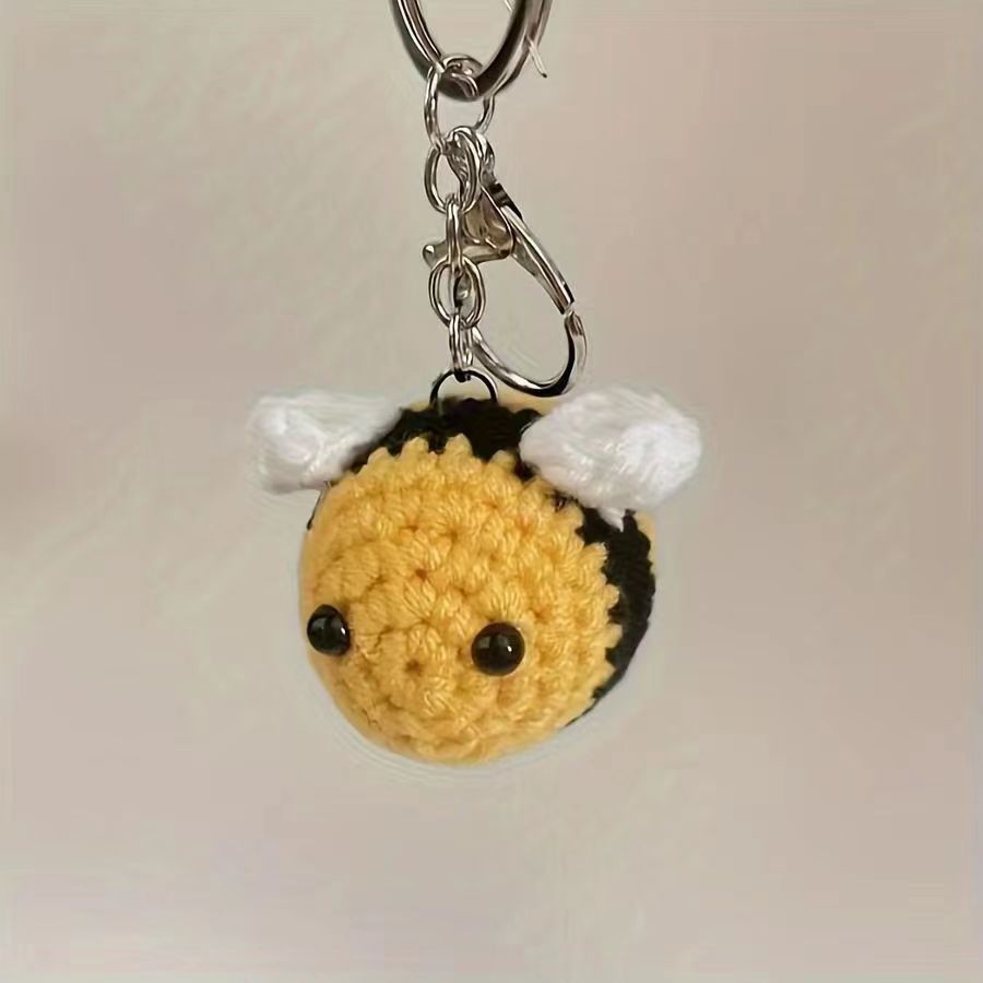 跨境创意可爱小蜜蜂挂件手工钩织钥匙扣挂饰包包汽车钥匙链成品