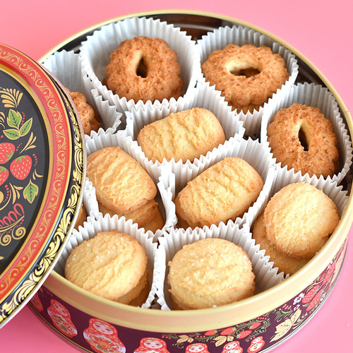 Russian style matryoshka brand cookies 400g crispy and delicious iron gift box packaging gift snack snacks
