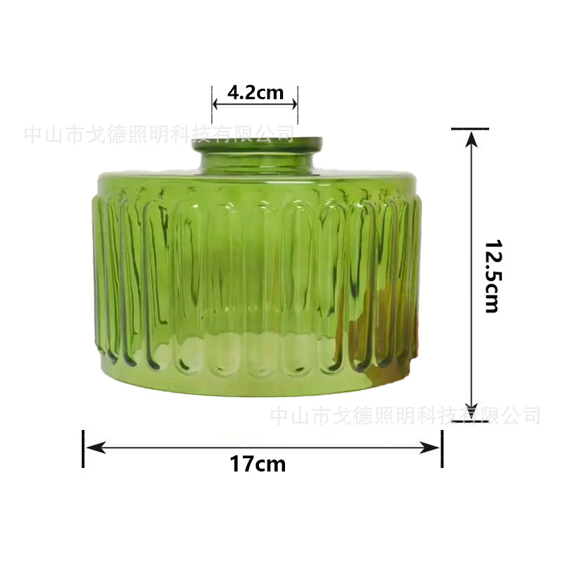 수직 기둥 녹색 갓