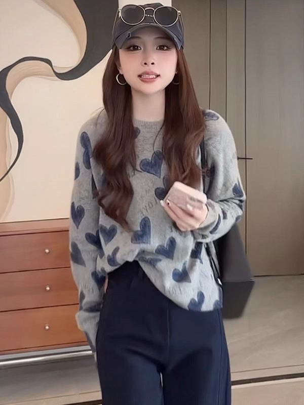 哥家商场同款女装2025秋季时尚减龄圆领慵懒风宽松爱心字母毛衣|undefined