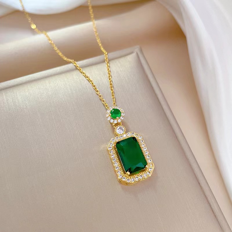 fashionable universal square pendant drop-shaped