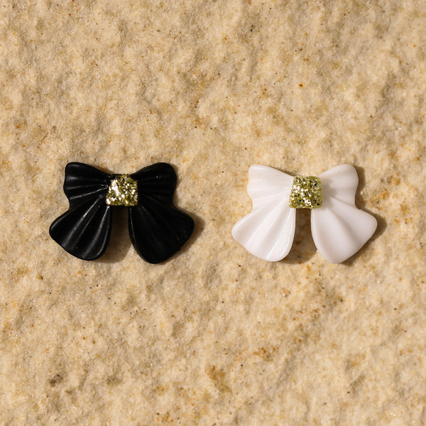 Japanese golden three dimensional spray for manicure with bow