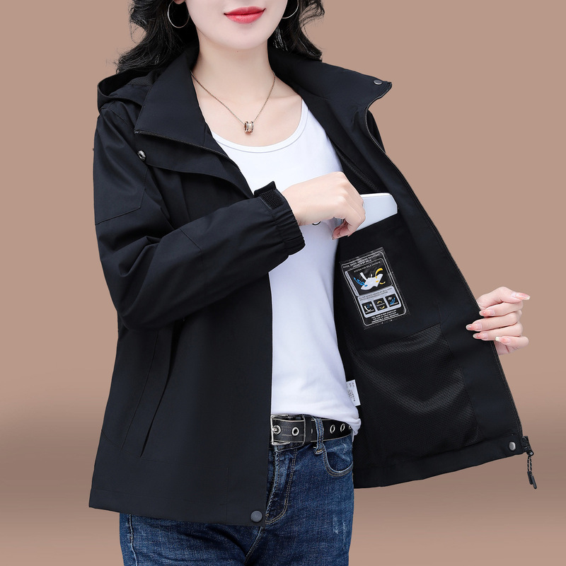 户外冲锋衣女外套春秋2025新款中年妈妈防风防水休闲百搭宽松上衣|undefined