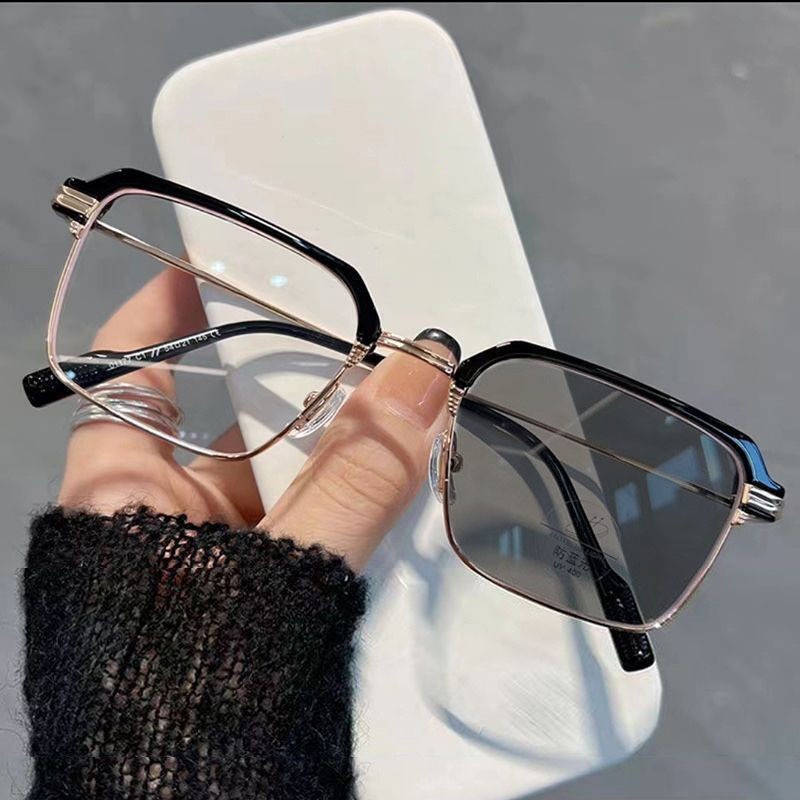 2025 nuevas gafas de decoloración de flores viejas de mediana edad para hombres de alta definición ante anteojos de lectura de luz azul para negocios gafas de edad simples