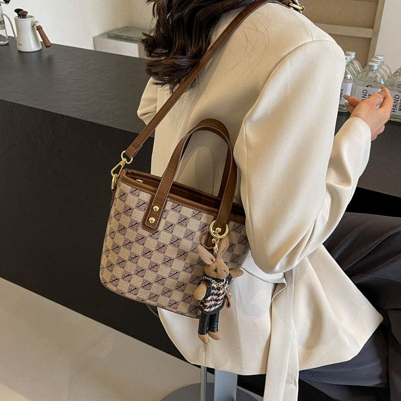 Vintage Women’s Brown Shoulder And Crossbody Bag With Plaid Pattern_voghion.com